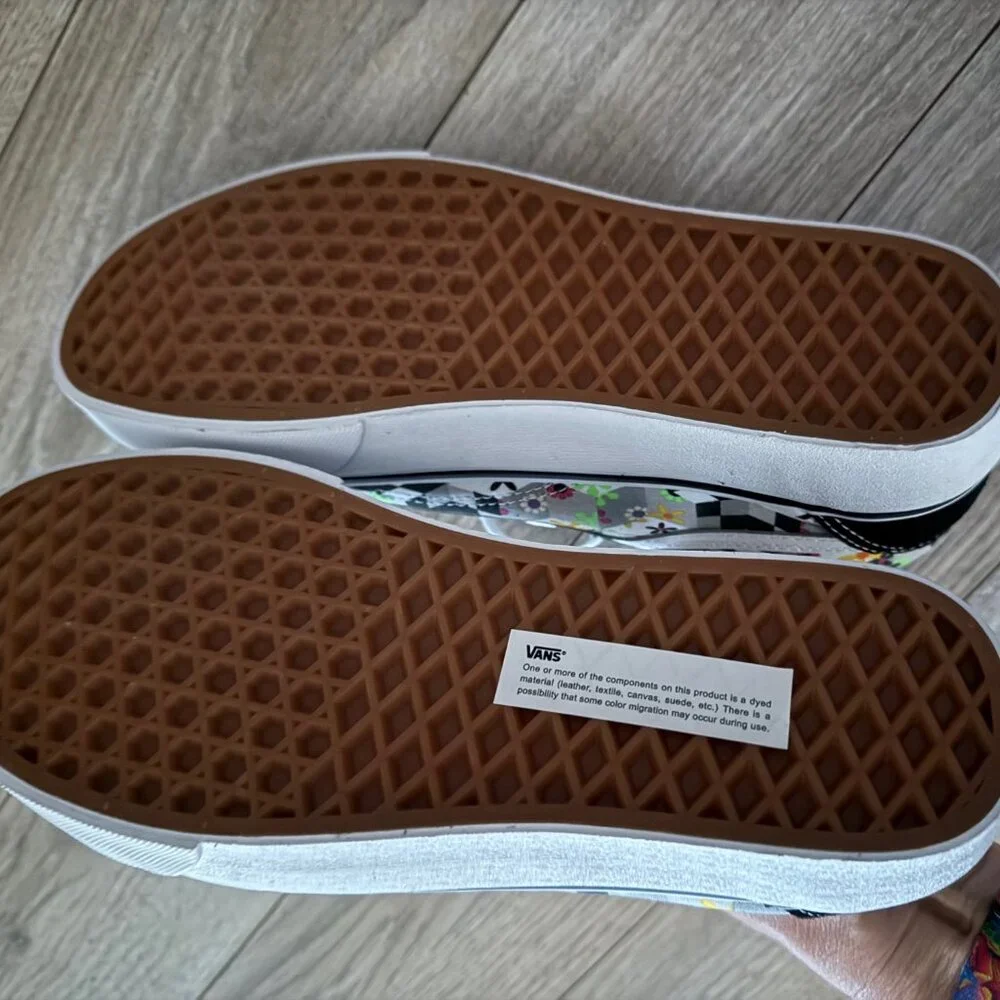 Brand new Old Skool Vans - Picture 5 of 6